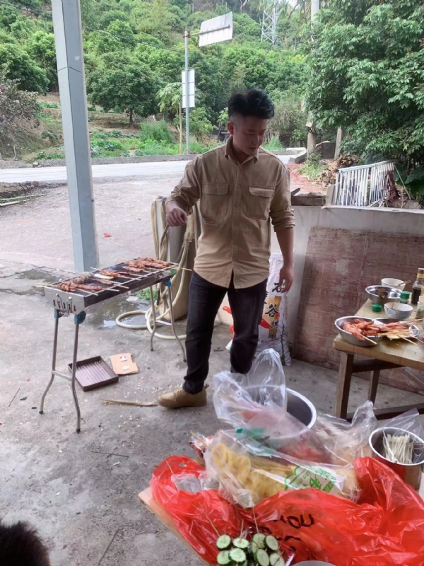 你黑我哟的第一张照片--福州闪婚服务中心