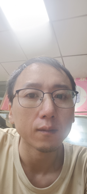 想胖的瘦子的第一张照片--福州闪婚服务中心